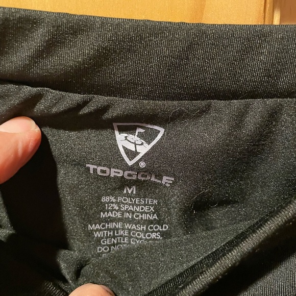 Top Golf black logo on leg women’s size M leggings used in good condition - Picture 3 of 4